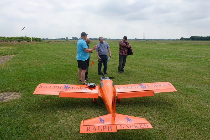 Bereit f�r die Abnahmefl�ge des Kranichs