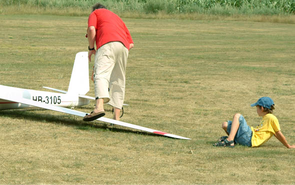 Ich dachte, man steigt nicht über die Tragflächen!